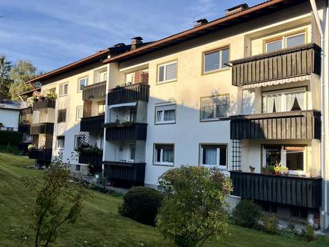 Ruhige buy 3-Raum-Wohnung mit Balkon