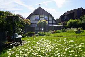 Einfamilienhaus im Fachwerkstil mit großer sonniger Gartenoase, in Leverkusen-Lützenkirchen!