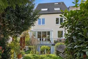 Ein Ort zum Ankommen und Entfalten – mit großzügigem Garten und Garage – Die vollständige Adresse der Immobilie erhältst du vom Anbieter., 47055 Wanheimerort, Duisburg – Vorschaubild 2