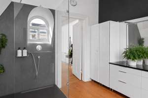 Elegante Endetagenwohnung in prachtvoller Altbauvilla, idyllische Bestlage: in nur 400m zur Alster – Die vollständige Adresse der Immobilie erhältst du vom Anbieter., 22085 Uhlenhorst, Hamburg – Vorschaubild 10