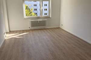 RESERVIERT - Neu renovierte 4-Zi. Wohnung mit Fahrstuhl und sonnigem Südbalkon - sofort frei! – Die vollständige Adresse der Immobilie erhältst du vom Anbieter., 30177 List, Hannover – Vorschaubild 3