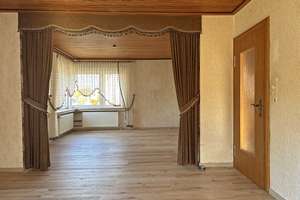 Ruhige Lage in Jever:  Charmantes Haus mit viel Nutzfläche und kleinen Schönheitsfehlern! – Die vollständige Adresse der Immobilie erhältst du vom Anbieter., 26441 Jever – Vorschaubild 5