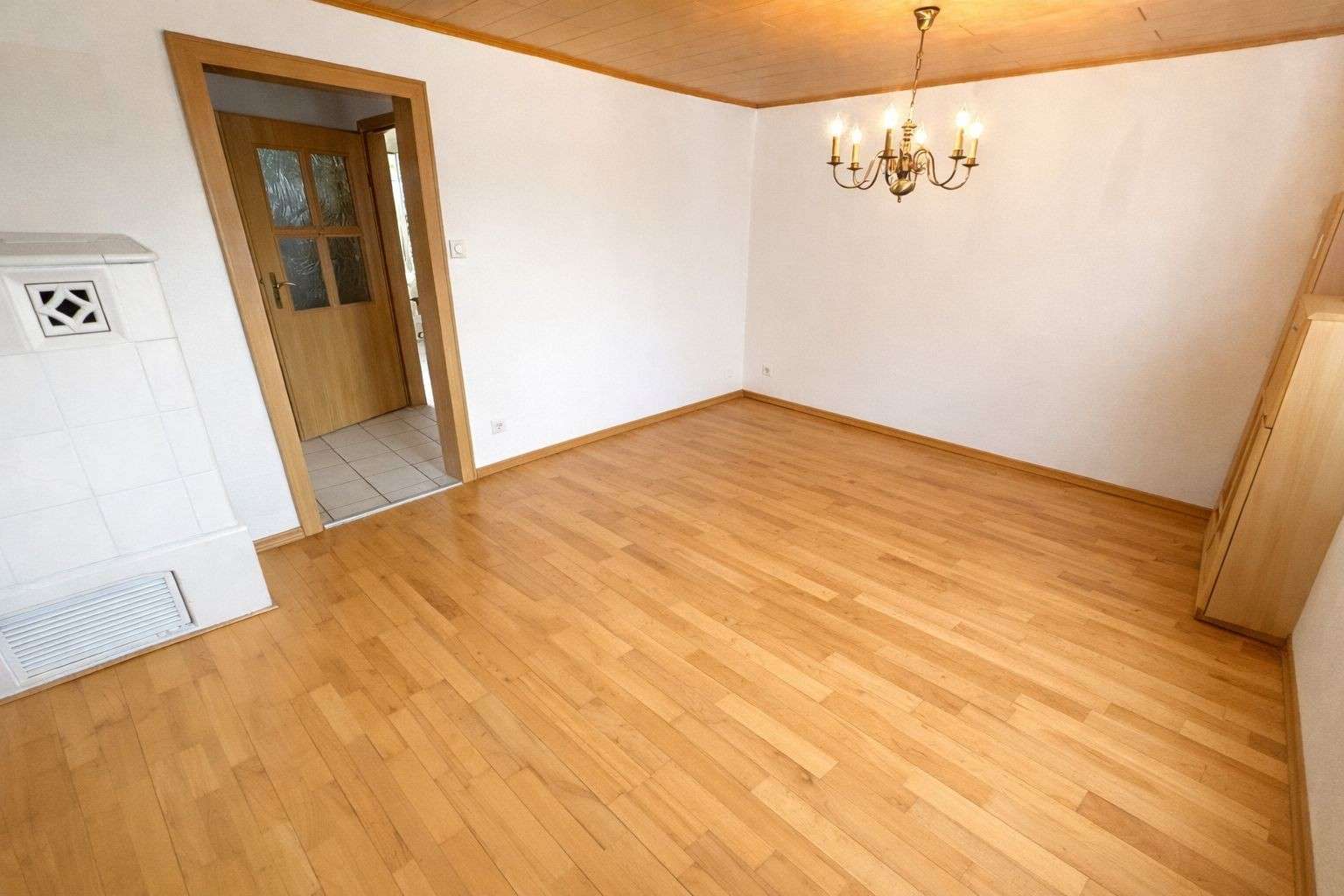 Immobilie in Lenningen - Einfamilienhaus mit Gartenparadies in Hochwang - Bild 2