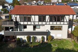 Repräsentatives Ein-/Zweifamilienhaus mit Einliegerwohnung und traumhaftem Ausblick – Die vollständige Adresse der Immobilie erhältst du vom Anbieter., 33014 Bad Driburg – Vorschaubild 2