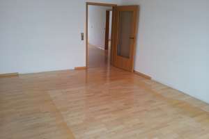 Schöne lichtdurchflutete 3,5 Zi, uneinsehbar, toller Ausblick, gehobene Ausstattung; für Paar m.Kind – Mönchsbergstraße 89, 70435 Zuffenhausen-Mönchsberg, Stuttgart – Vorschaubild 3
