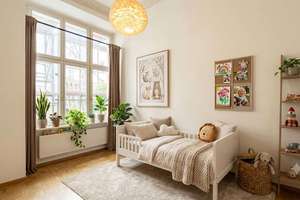 Erdgeschosswohnung mit Entwicklungspotenzial im schönen Altbau im Winsviertel – Die vollständige Adresse der Immobilie erhältst du vom Anbieter., 10405 Prenzlauer Berg, Berlin – Vorschaubild 1