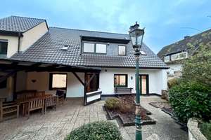 Charmantes Haus in Dormagen. 2 Einheiten, viele Optionen: Wohnen, Vermieten, Arbeiten – Die vollständige Adresse der Immobilie erhältst du vom Anbieter., 41542 Dormagen – Vorschaubild 4