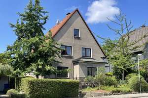 Familienvilla mit Gartenidylle oberhalb der Ruhr - Seltene Gelegenheit!