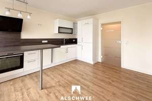 Bezugsfreie modernisierte 1,5-Zimmer-Wohnung mit Balkon, Einbauküche, Aufzug, Tiefgaragenstellplatz