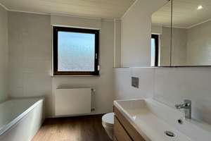 modern renovierte DHH in Alterlangen...Sonne, Garten, Zuhause – 91056 Steinforst, Erlangen – Vorschaubild 15