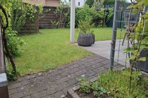  Doppelhaushälfte mit Garten zur Miete – zentral in Rösrath – Die vollständige Adresse der Immobilie erhältst du vom Anbieter., 51503 Rösrath – Vorschaubild 2