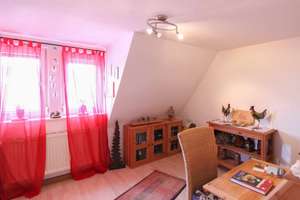 Familienglück mit Garten, Doppelgarage & ausgebautem Dachgeschoss – sofort bezugsfrei! – Die vollständige Adresse der Immobilie erhältst du vom Anbieter., 97215 Uffenheim – Vorschaubild 6