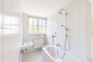 DG-Whg. | ges. 91 m² NFL inkl. ausgebautem Dachspitz | SO-Balkon | TG-Einzelstellplatz  | bezugsfrei – St.-Veit-Straße 80, 81673 Berg am Laim Ost, München – Vorschaubild 3