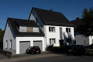 Attraktive 3,5-Zimmer-Wohnung mit Balkon in Bielefeld – Obere Hillegosser Straße 5, 33699 Stieghorst, Bielefeld – Vorschaubild 2