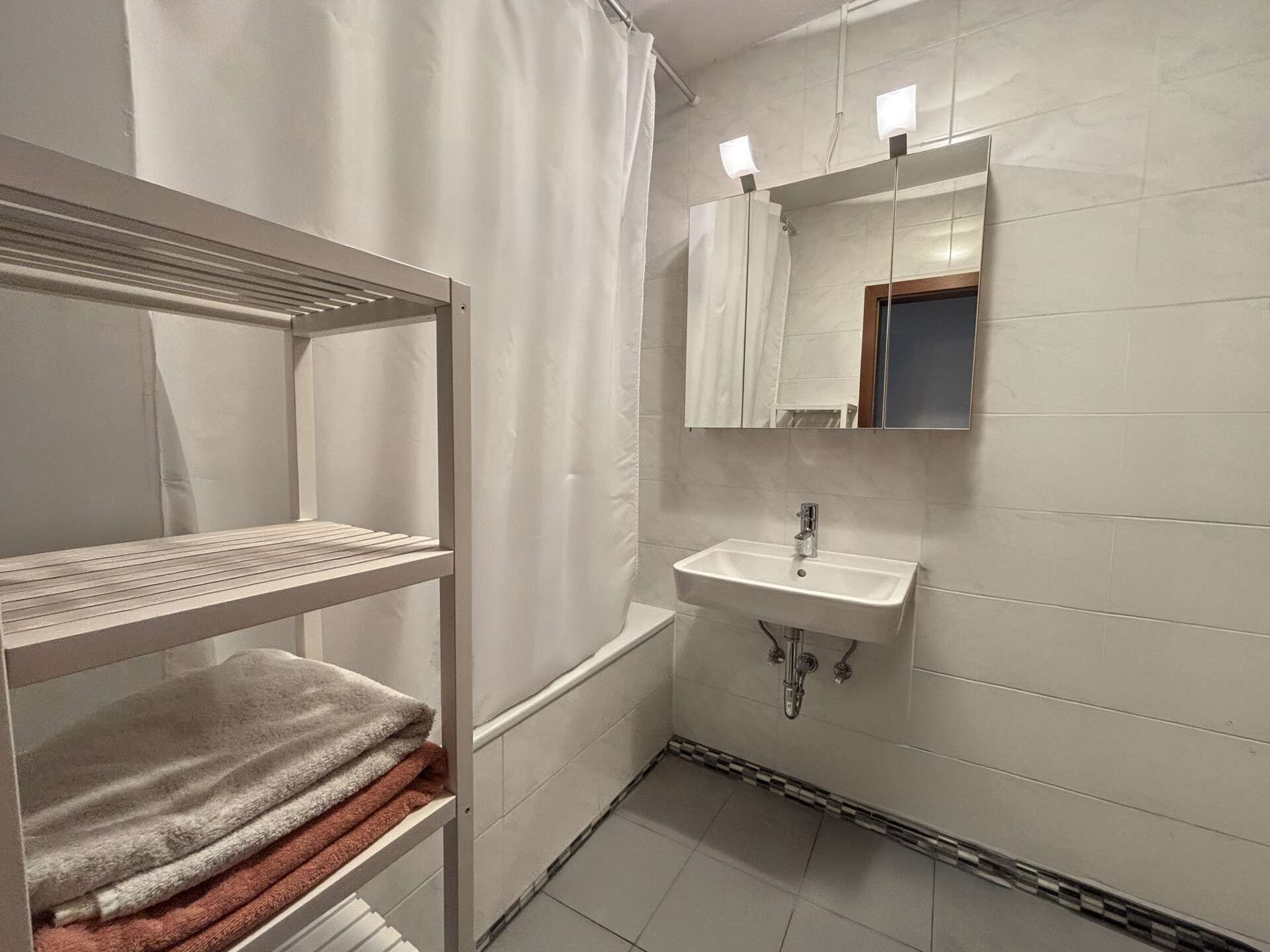 Immobilie in Bad Soden - Helle 3 Zimmerwohnung mit Sonnenbalkon in ruhiger Lage Bad-Soden Altenhain (aktuell vermietet) - Bild 1