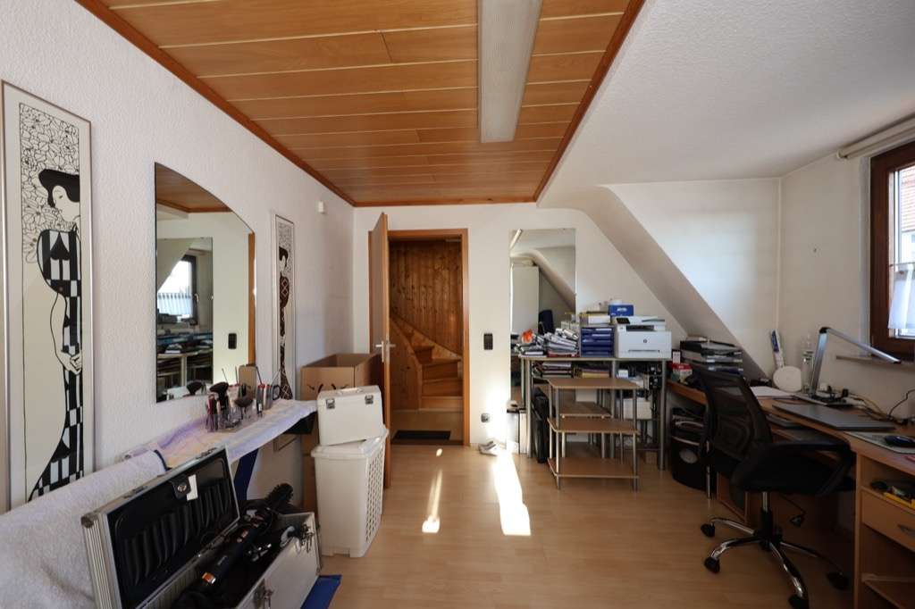 Immobilie in Schlaitdorf - Sofort verfügbar:
Gepflegtes Einfamilienhaus mit Terrasse - Bild 0