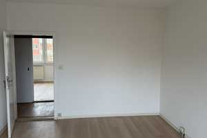 schöne 2-Zimmer-Wohnung mit Balkon, Laminat und Badewanne – Helsinkier Straße 15, 18107 Rostock – Vorschaubild 3