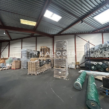 ca. 1.100 m² Lagerhalle mit Meisterbüro und optionaler Freifläche