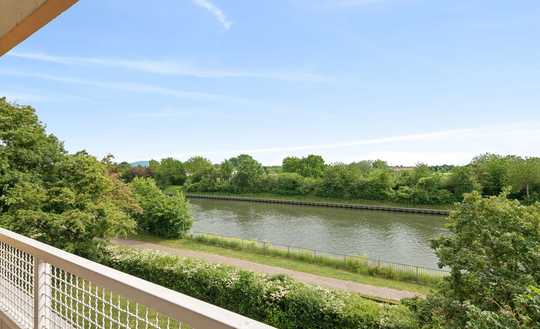 Sehr gepflegte 4 Zimmer Wohnung in Ilvesheim mit beeindruckender Aussicht