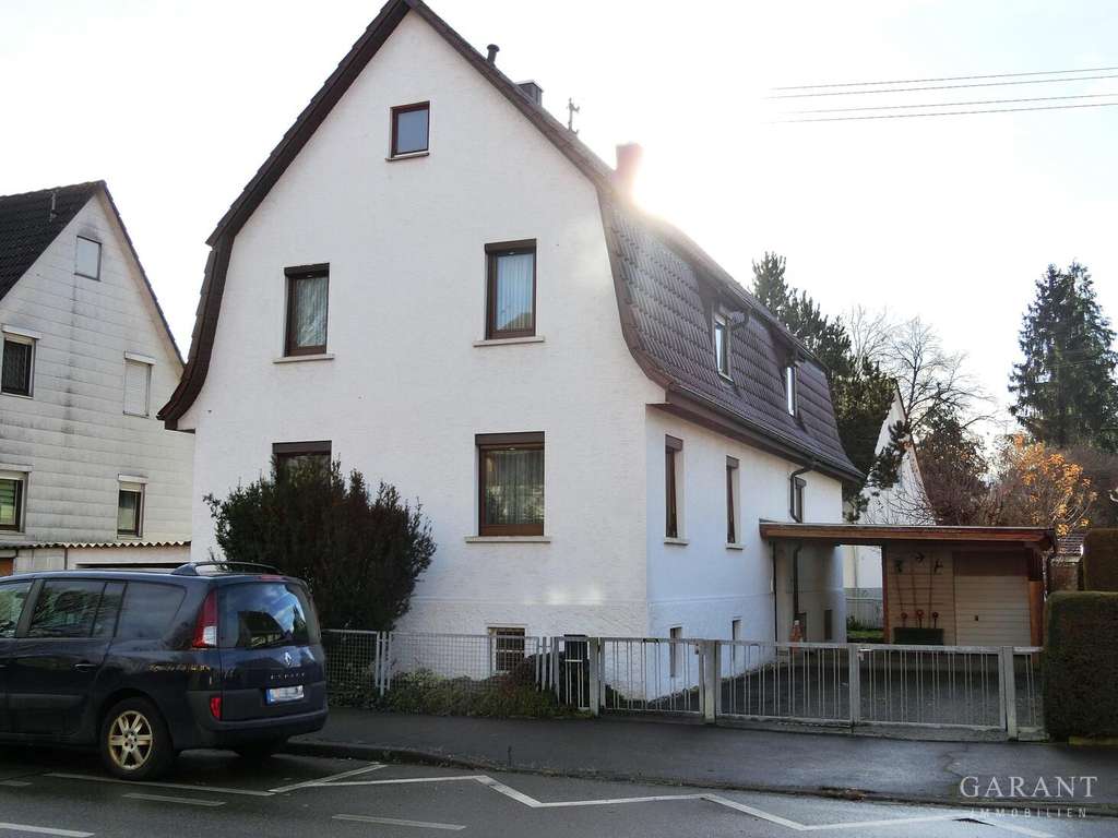 Immobilie in Kirchheim unter Teck - Freistehendes Ein-/Zweifamilienhaus mit Garage, Carport und Garten - Bild 2