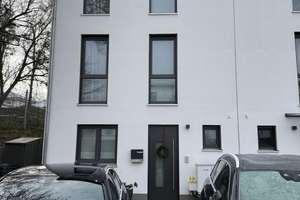 Elegantes 5-Zimmer Reihenendhaus in Klein-Umstadt – Die vollständige Adresse der Immobilie erhältst du vom Anbieter., 64823 Groß-Umstadt – Vorschaubild 1