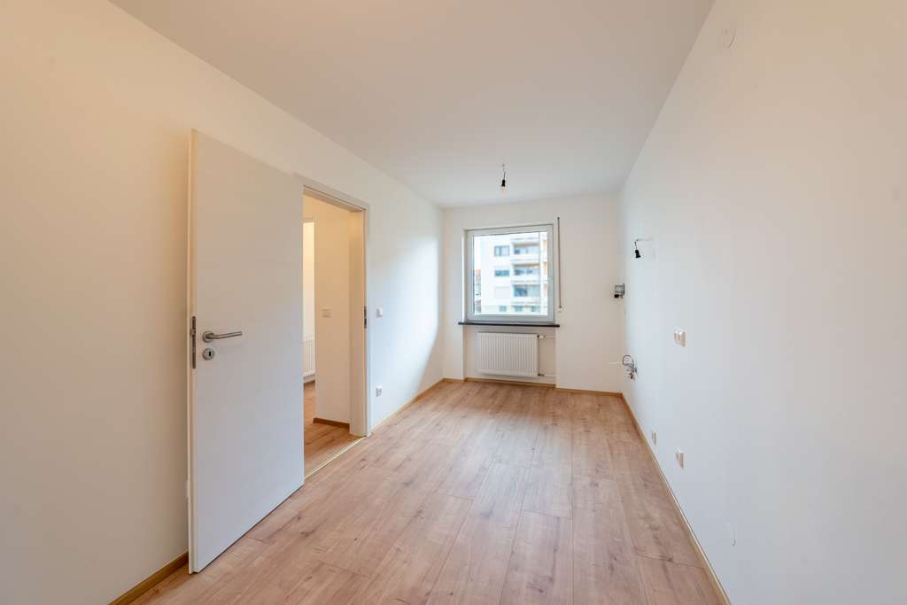 Immobilie in Peiting - Frisch saniert! 3-Zimmer-Wohnung mit Balkon & Garage in ruhiger Lage - Bild 2