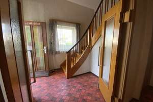 Älteres Einfamilienhaus in einer ruhigen Ortsrandlage


  – Die vollständige Adresse der Immobilie erhältst du vom Anbieter., 83549 Eiselfing – Vorschaubild 11