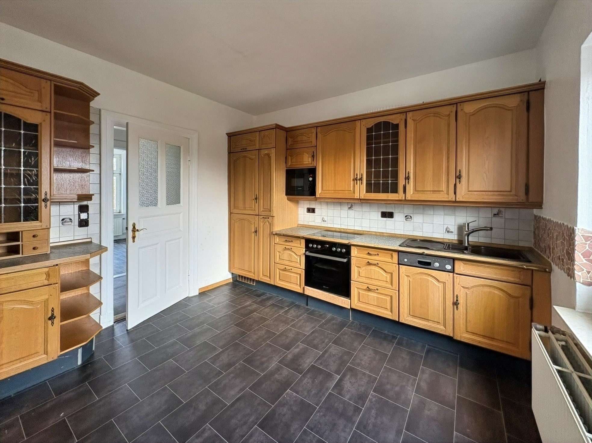 Immobilie in Uetersen - Vielseitiges Zweifamilienhaus mit großem Grundstück  - Bild 0