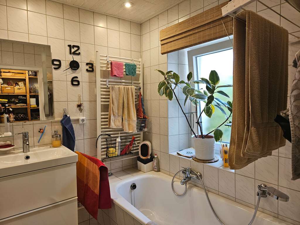 Immobilie in Detmold - Detmold-Hiddesen: Flexibles Hauskonzept - perfekt für Teilvermietung, WGs oder Handwerker - Bild 4