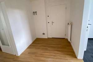 Moderne 3-Zimmer-Wohnung mit Balkon, zentrale Lage Zollstock – Herthastraße 28, 50969 Zollstock, Köln – Vorschaubild 2
