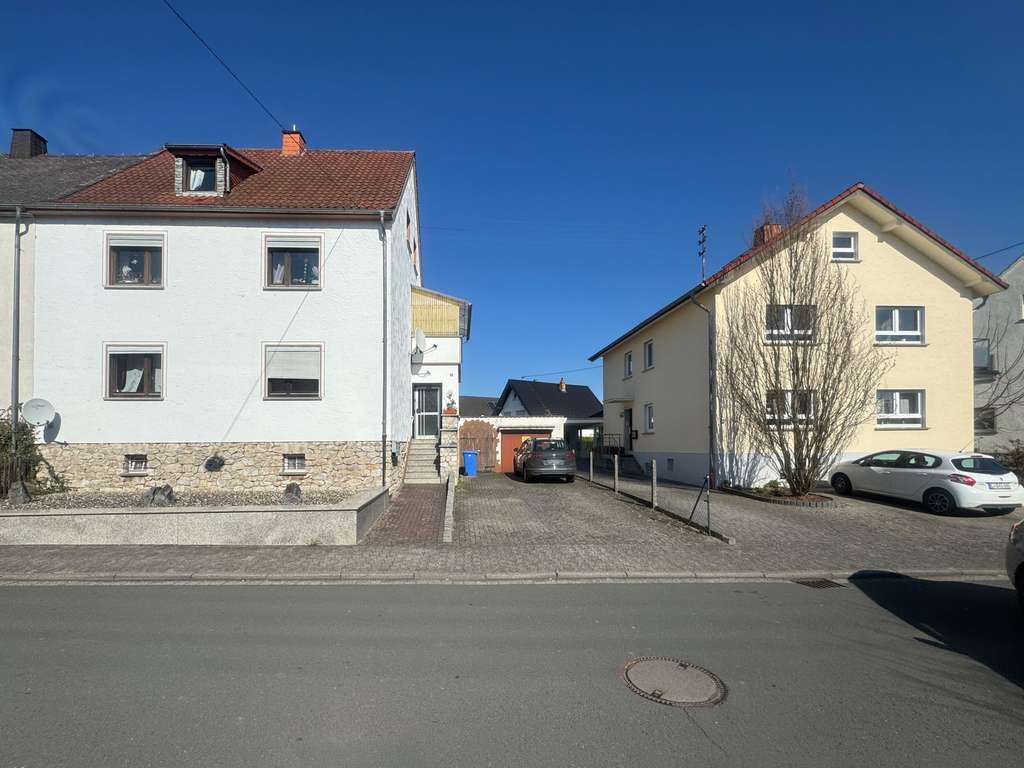 Immobilie in Hadamar - Solides Zweifamilienhaus mit Garten und Garage in Niederhadamar! - Bild 4