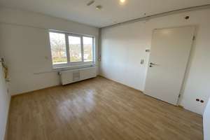 Steinen: Großes Einfamilienwohnhaus mit schöner Aussicht und Einzelgarage. – Die vollständige Adresse der Immobilie erhältst du vom Anbieter., 79585 Steinen – Vorschaubild 12