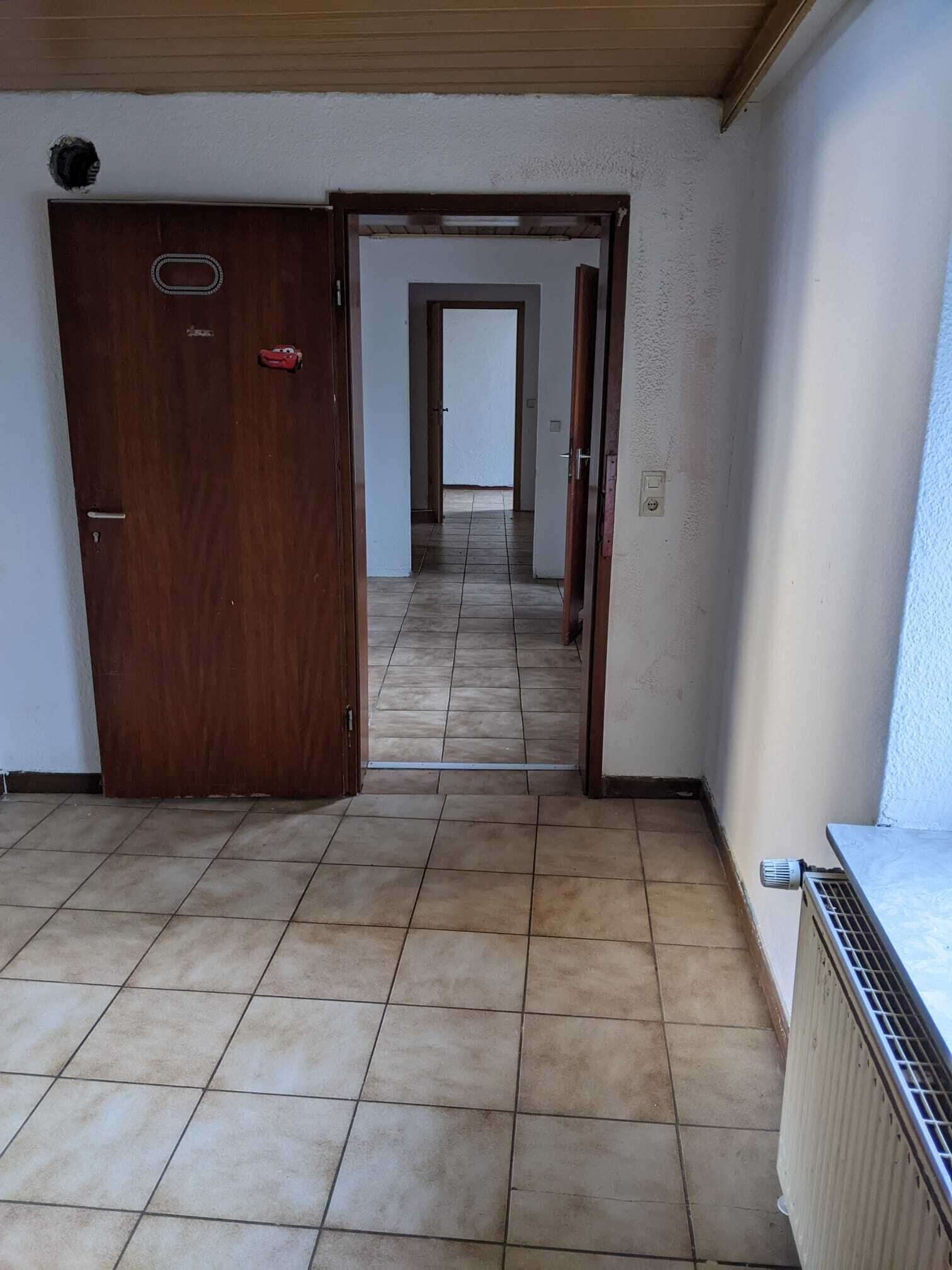 Ein bis Zwei Familien Haus mit Garage, Kusel Kreis – Bild 3