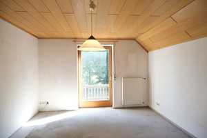 Viel Platz, viele Möglichkeiten! Solides Haus für Handwerker in ruhiger Umgebung. – Donau-Ries (Kreis) – Vorschaubild 13