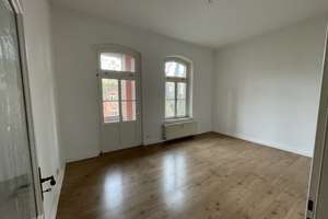 Zentrale 2-Zimmer-Wohnung mit zwei Balkonen sucht neuen Mieter! – Schillerstr. 26, 99096 Löbervorstadt, Erfurt – Vorschaubild 1