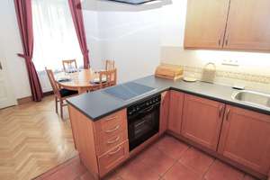 modernisierte 2-Raum-Wohnung mit Einbauküche
