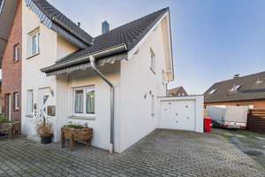 Stilvolle Doppelhaushälfte aus 2009 -energieeffizient und mit attraktivem Ausbaupotenzial – Die vollständige Adresse der Immobilie erhältst du vom Anbieter., 47839 Hüls, Krefeld – Vorschaubild 32