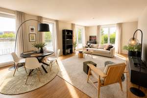 Exklusiver Wasserblick - große 2 Zimmer Wohnung mit Einbauküche