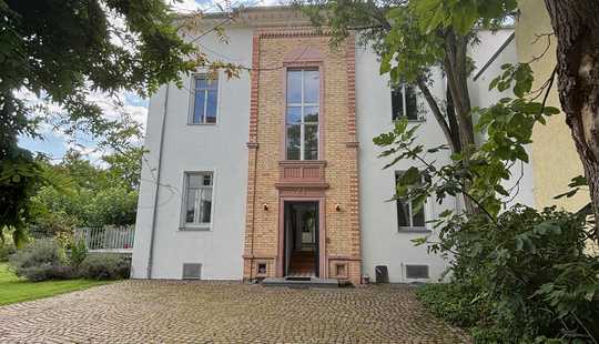Bild von Direkt am Mainufer! Gründerzeitvilla-kernsaniert mit 307 m² + vermietetem VH - 140 m² € 1.830.000,-