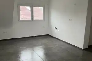 Stilvolle 3-Zimmer-Wohnung mit Balkon in Reutlingen-Mittelstadt – Reutlingen (Kreis) – Vorschaubild 2