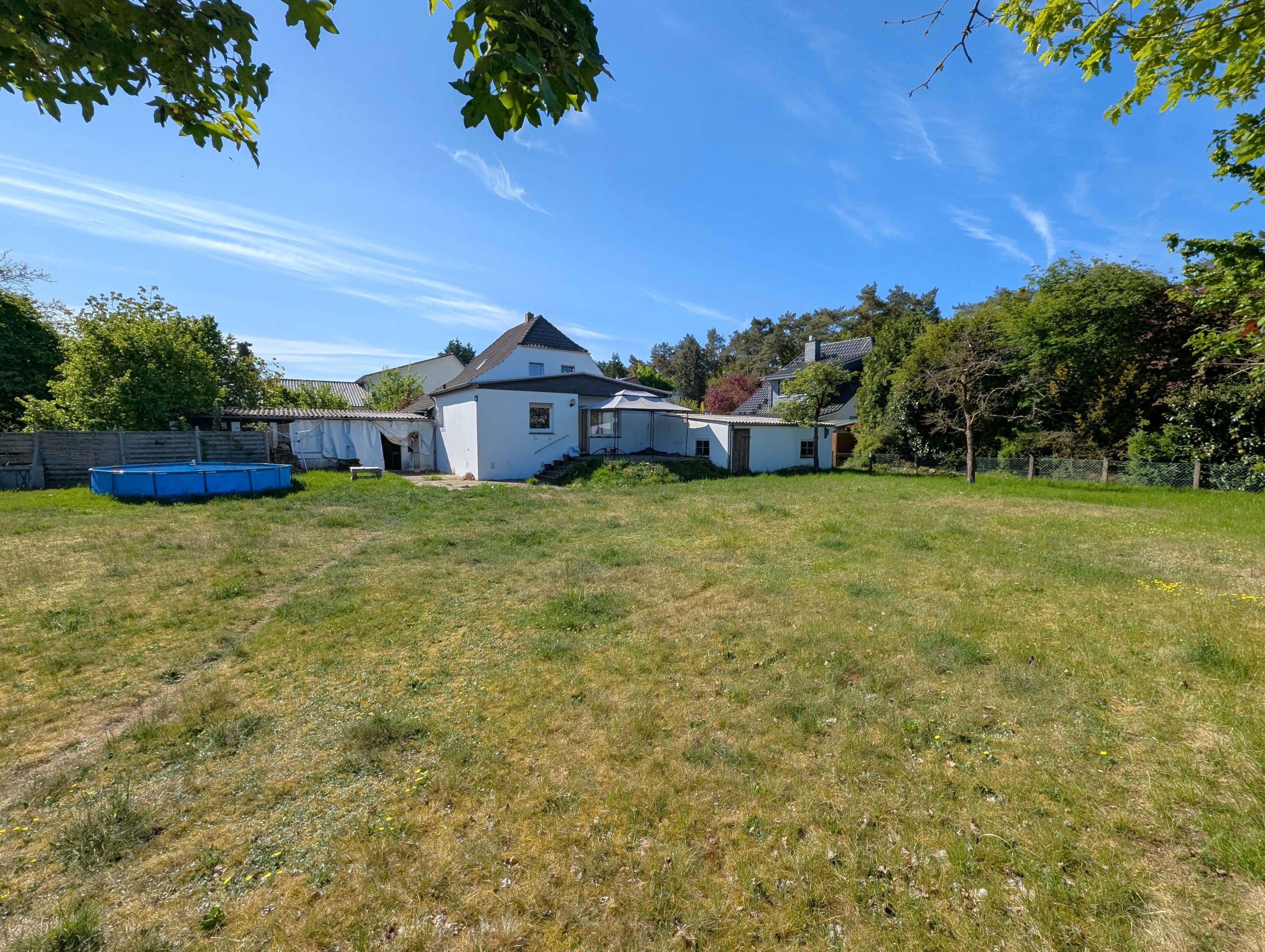 Achtung Erbpachtgrundstück!!! Günstiges Einfamilienhaus mit Einliegerwohnung auf großem Grundstück, Oldenburg Oldenburg – Bild 1