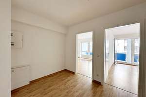 "Renditestarke 2-Zimmer-Wohnung mit Balkon, Tiefgaragenstellplatz und Aufzug in TOP-Lage" – Arthur-Bretschneider-Straße 15, 9113 Schloßchemnitz, Chemnitz – Vorschaubild 2