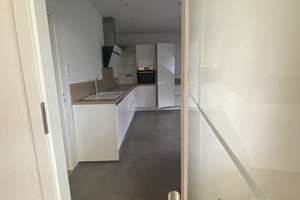 3-Zimmer-DG-Wohnung mit gehobener Innenausstattung in Düsseldorf – Die vollständige Adresse der Immobilie erhältst du vom Anbieter., 40545 Oberkassel, Düsseldorf – Vorschaubild 4