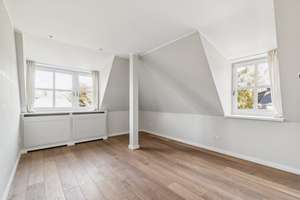 Exklusives Wohnen über zwei Ebenen -           Außergewöhnliche Maisonette-Wohnung mit Dachterrasse – Die vollständige Adresse der Immobilie erhältst du vom Anbieter., 22607 Groß Flottbek, Hamburg – Vorschaubild 11