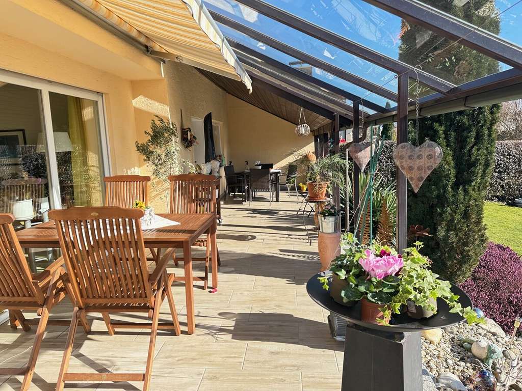 Immobilie in Metten - Metten b. Deggendorf: EFH m. Fernblick in bevorzugter Wohnlage u. 820 m2 traumhaftem Grundstück! - Bild 4