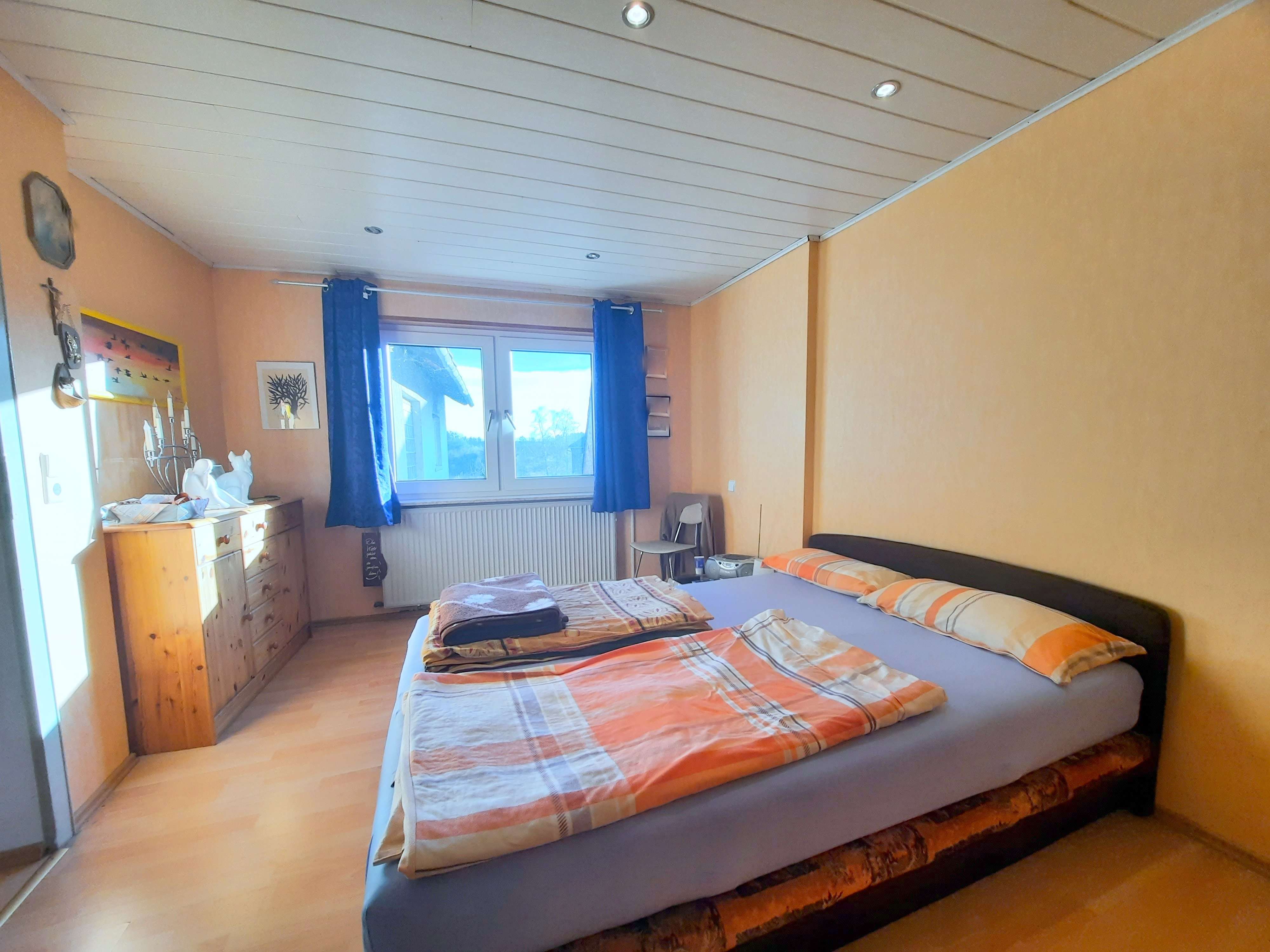 Immobilie in Wörth am Rhein - Großes Zweifamilienhaus mit tollem Gartengrundstück - Bild 2