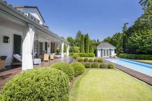 Ikonische Villa im Hamptons Style – Die vollständige Adresse der Immobilie erhältst du vom Anbieter., 85598 Vaterstetten – Vorschaubild 2