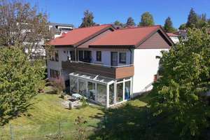 Einfamilienhaus mit Einliegerwohnung in begehrter Aussichtslage 