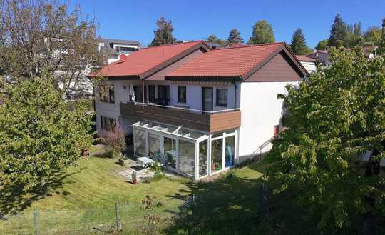 Einfamilienhaus mit Einliegerwohnung in begehrter Aussichtslage 