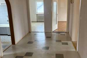 Zwei-Familien-Haus mit großem Garten und traumhafter Aussicht – Schulstr. 18, 90602 Neumarkt in der Oberpfalz (Kreis) – Vorschaubild 3